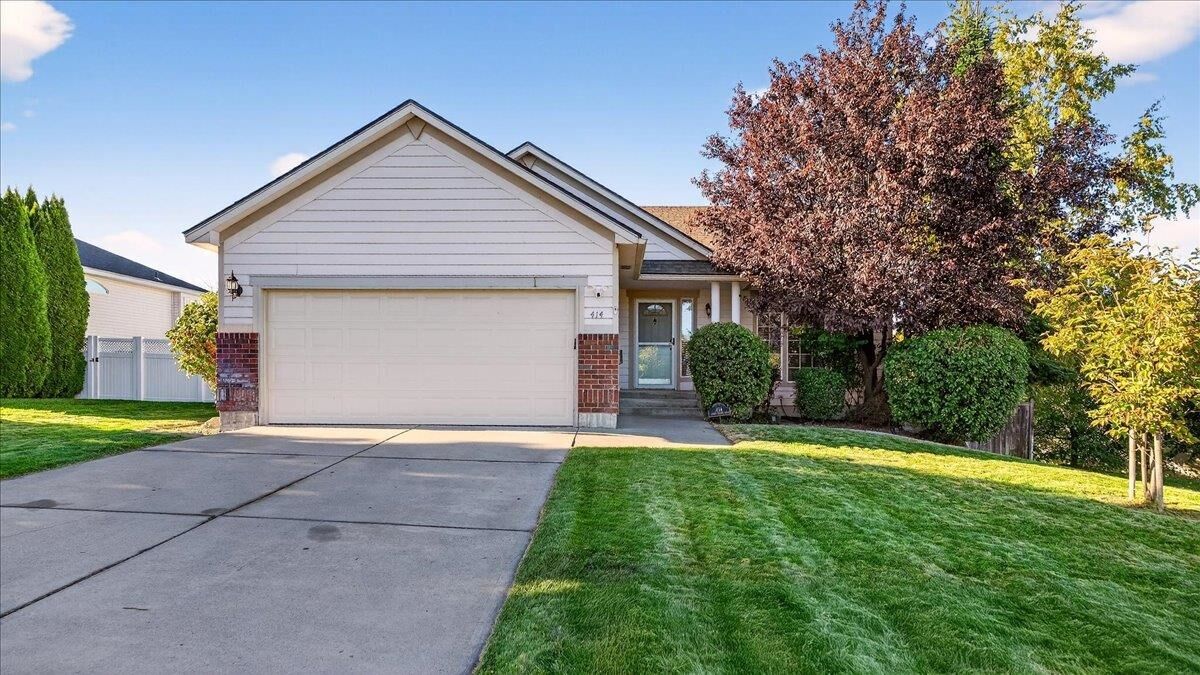 Property Photo:  414 S Sonora Ln  WA 99037 