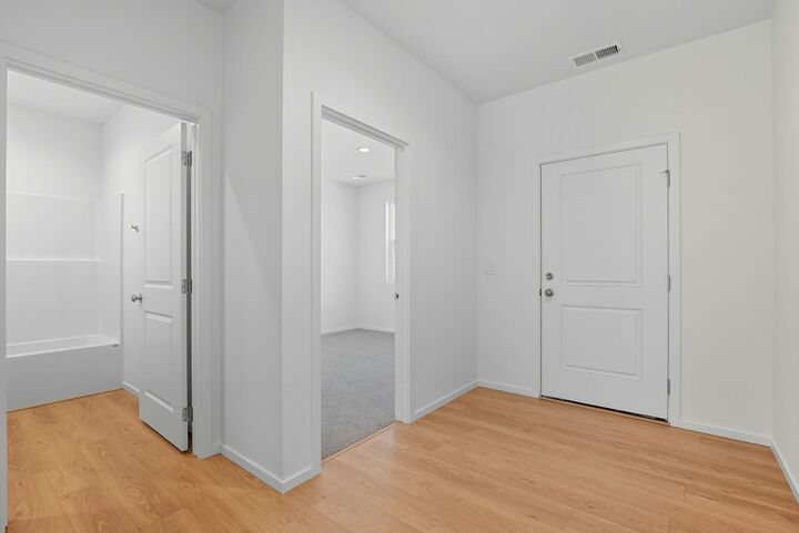 Property Photo: 711 E 5th St WA 99006