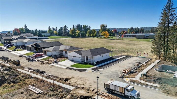 16785 N Wellington Rd  Colbert WA 99005 photo