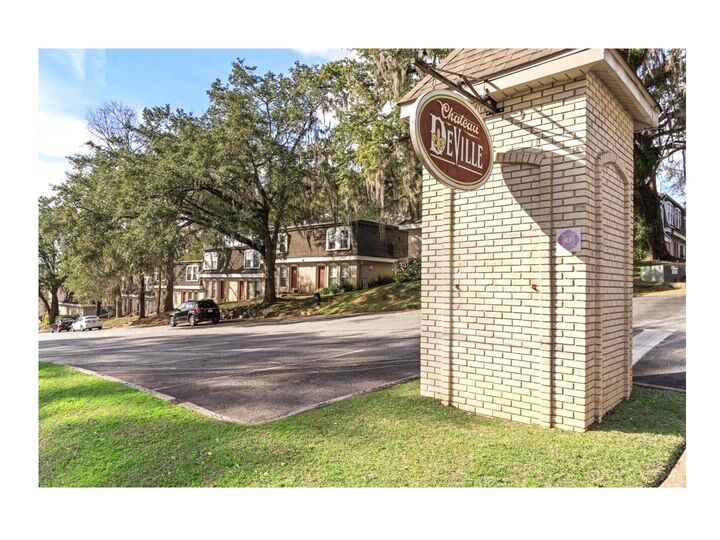 Property Photo:  2020 Continental Avenue 205  FL 32304