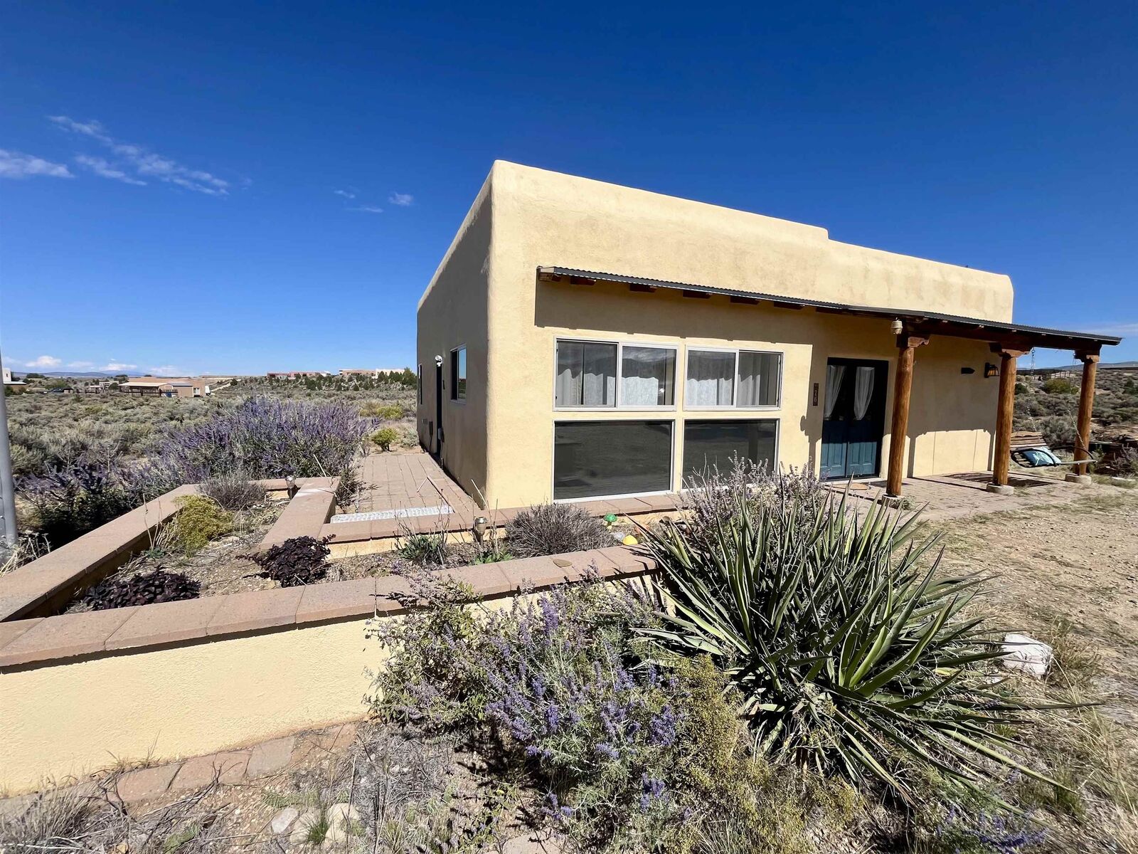 Property Photo:  76 Camino De Los Arroyos  NM 87557 