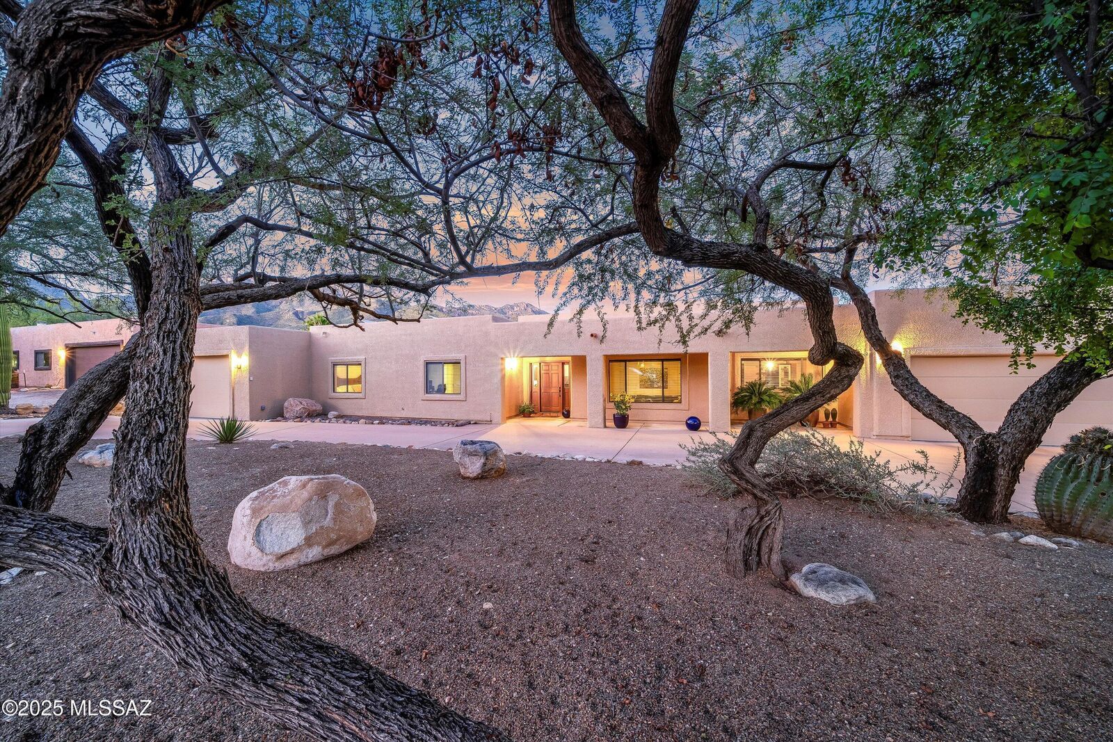 Property Photo: 5720 N Chieftan Trail AZ 85750