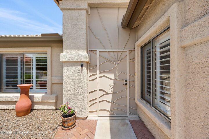 Property Photo:  38482 S Sand Crest Drive  AZ 85739 