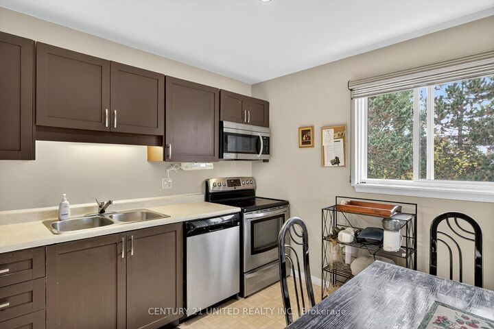Photo de la propriété: 2020 Mapleridge Drive 303 ON K9K 1W2