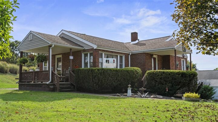 Property Photo: 13 Deer Hollow Ln PA 15084