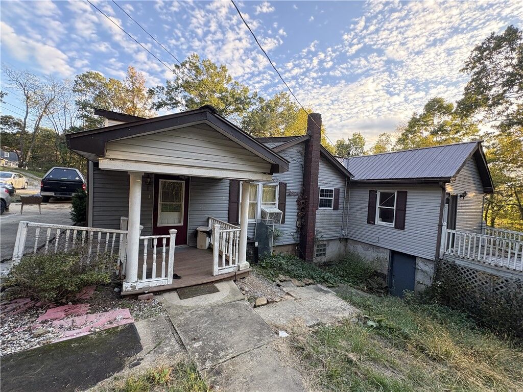 Property Photo: 1204 Sun Mine Rd PA 16055