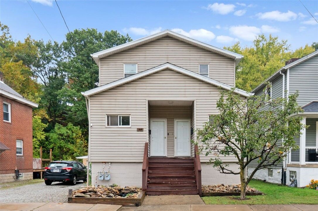 Property Photo:  921 McLaughlin Run Rd  PA 15017 