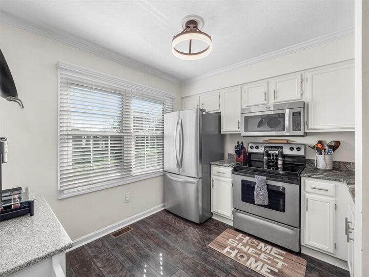 Property Photo:  417 Ten Point Ln  PA 16066 