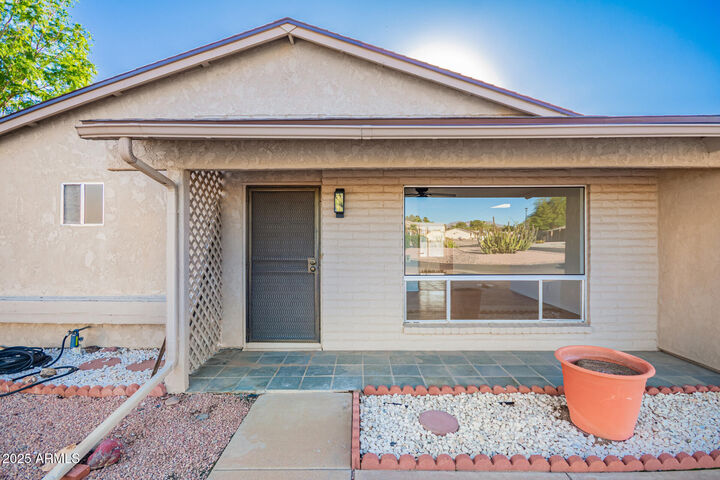 Property Photo: 1152 S 81st Place AZ 85208