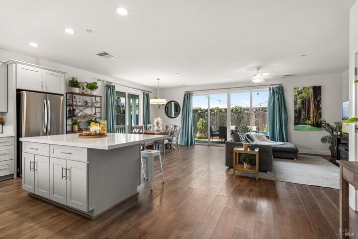 Property Photo: 2976 Bay Village Avenue CA 95403