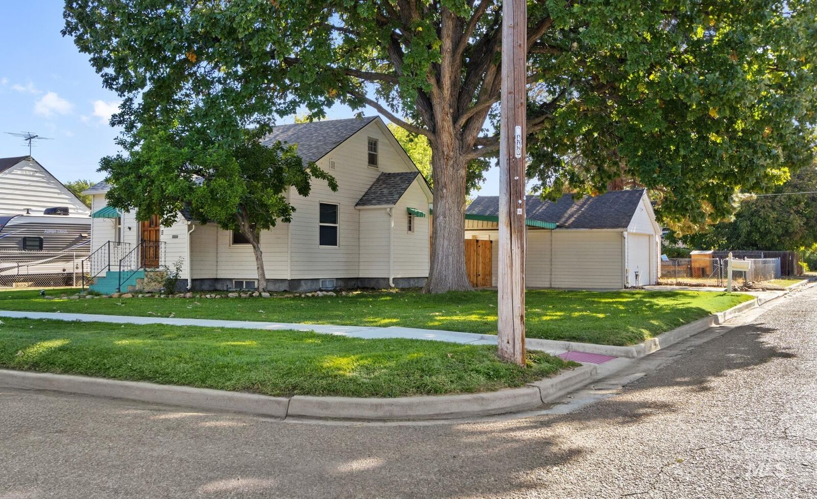 Property Photo: 524 4th Avenue S ID 83651