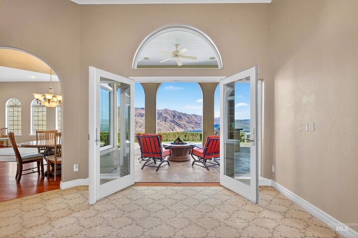 Property Photo:  2550 Valleyview Drive  WA 99403 
