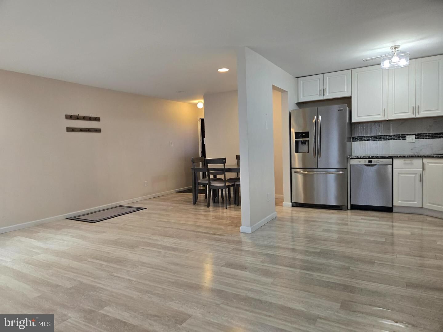 Property Photo: 607 Lindsey Court NJ 08053