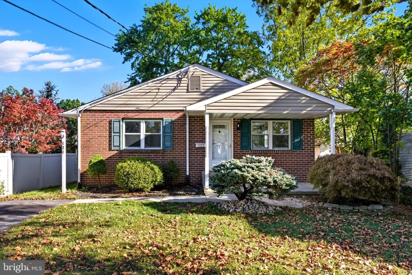 Property Photo:  121 Dallas Road  PA 19090 