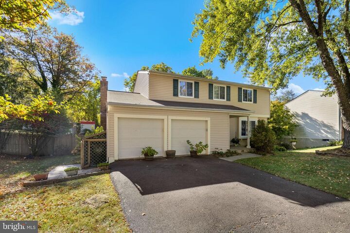 Property Photo:  13009 Farthingale Drive  VA 20171 