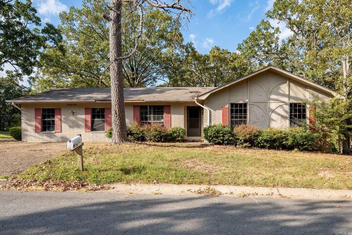 Property Photo: 6312 Rolling Hills Dr AR 72118