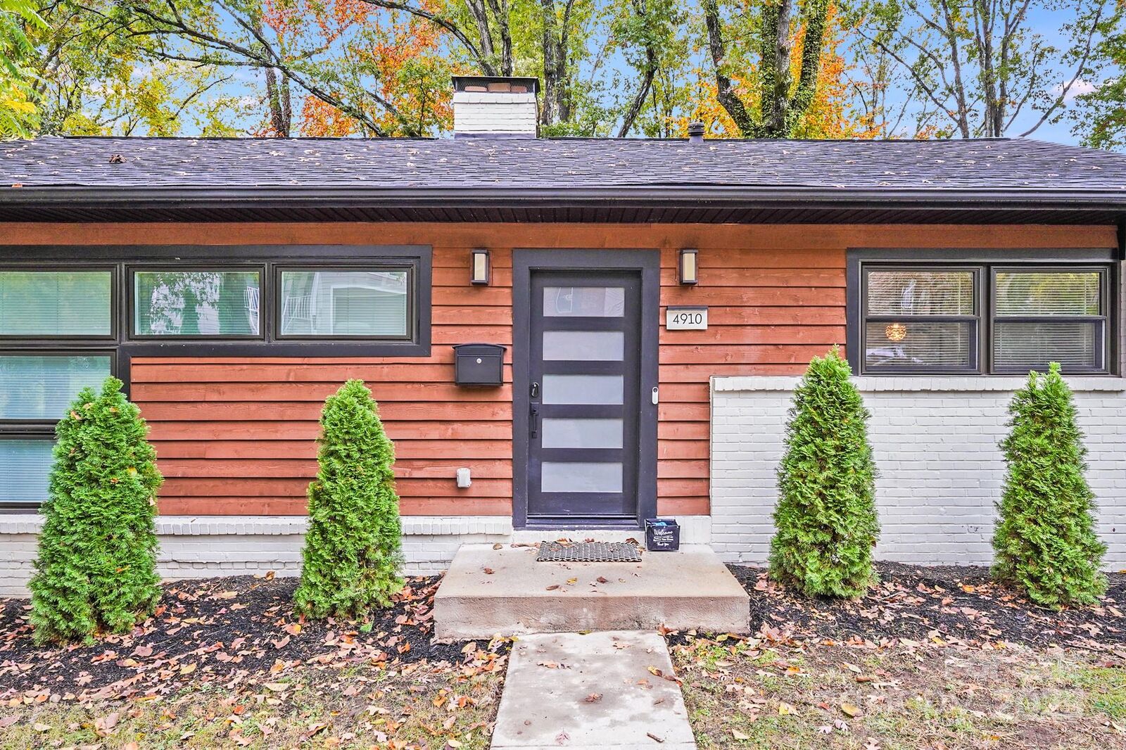 Property Photo: 4910 Valley Stream Road NC 28209