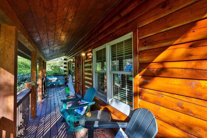 Property Photo: 1613 Greenlawn Way IN 47025