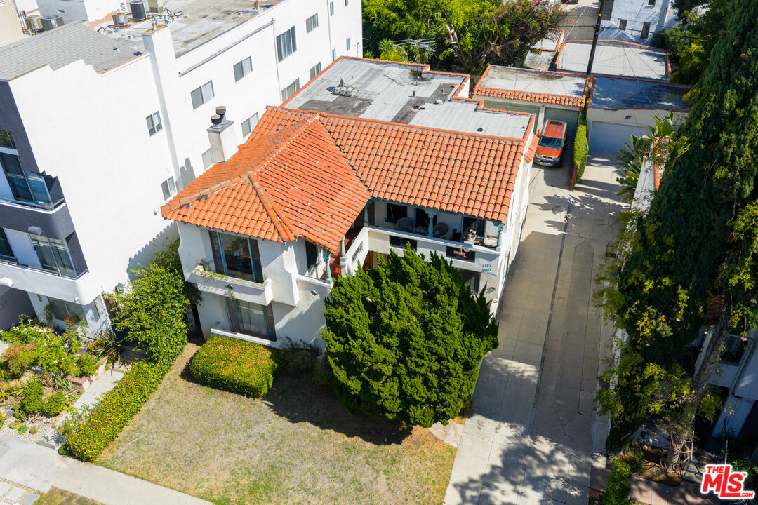 Property Photo:  1140 S Shenandoah St  CA 90035 