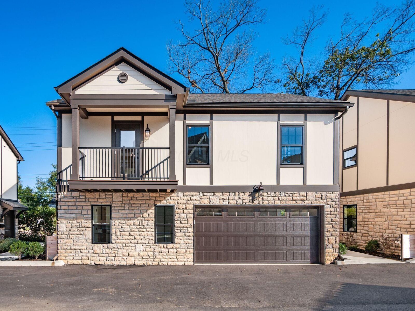 Property Photo: 2015 W 5th Avenue OH 43212