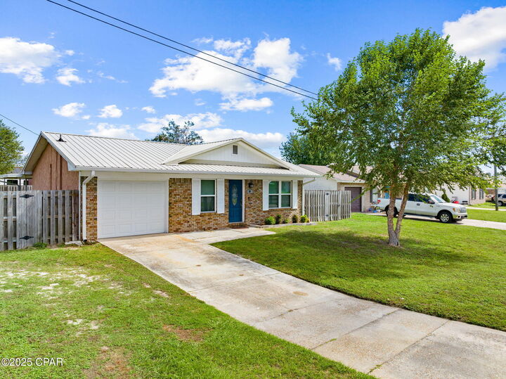 Property Photo: 209 S Mary Ella Avenue FL 32404