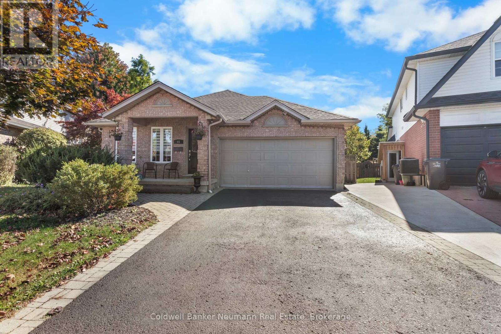 Photo de la propriété:  45 Hayward Crescent B  ON N1G 5A4 