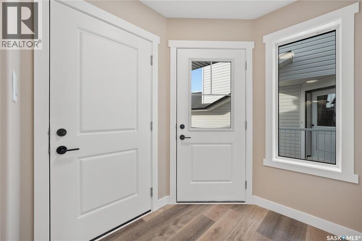 Property Photo: 407 Kinloch Crescent SK S7M 5N8