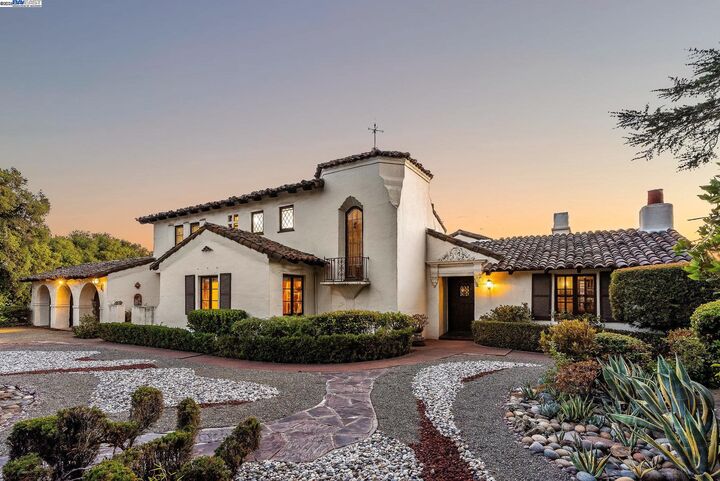 Property Photo: 921 Warren St CA 94541