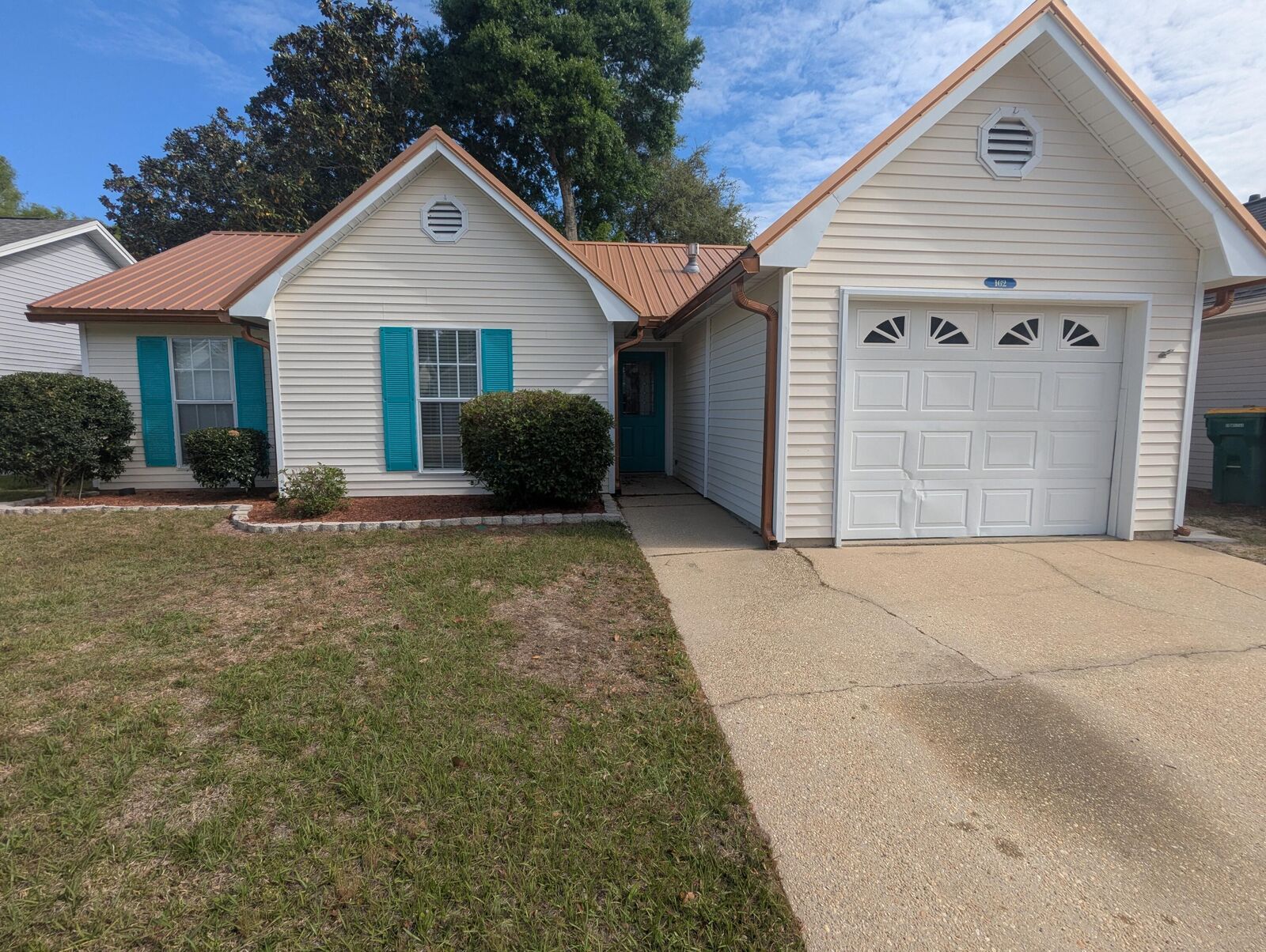 Property Photo:  162 Meadowbrook Court  FL 32578 