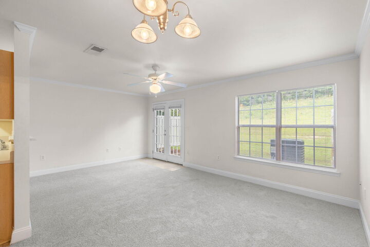 Property Photo: 554 Wingspan Way FL 32536