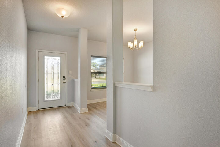 Property Photo: 231 Baycliff Drive FL 32536