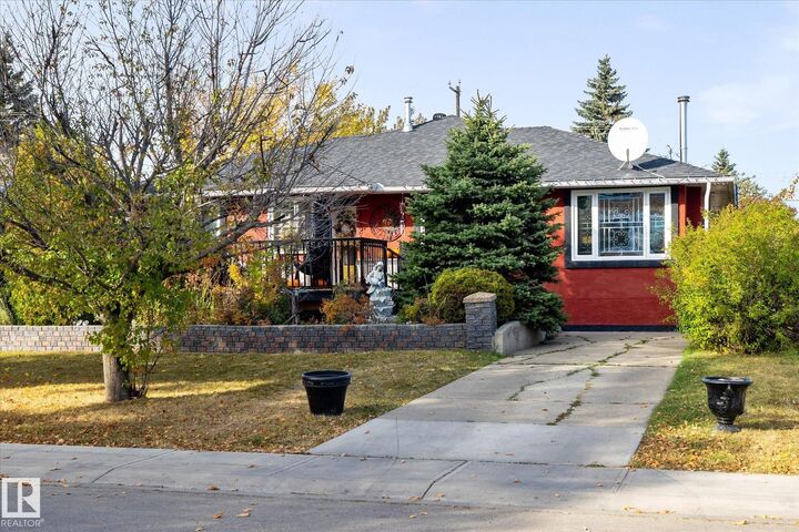 11124 110A Avenue NW  Edmonton AB T5H 1K1 photo
