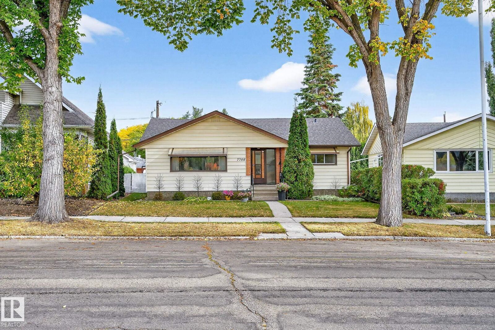 Property Photo: 7708 98A Avenue NW AB T6C 0C5