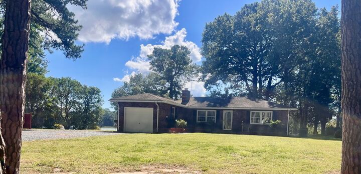 Property Photo: 13513 Deerfield Trl VA 23405