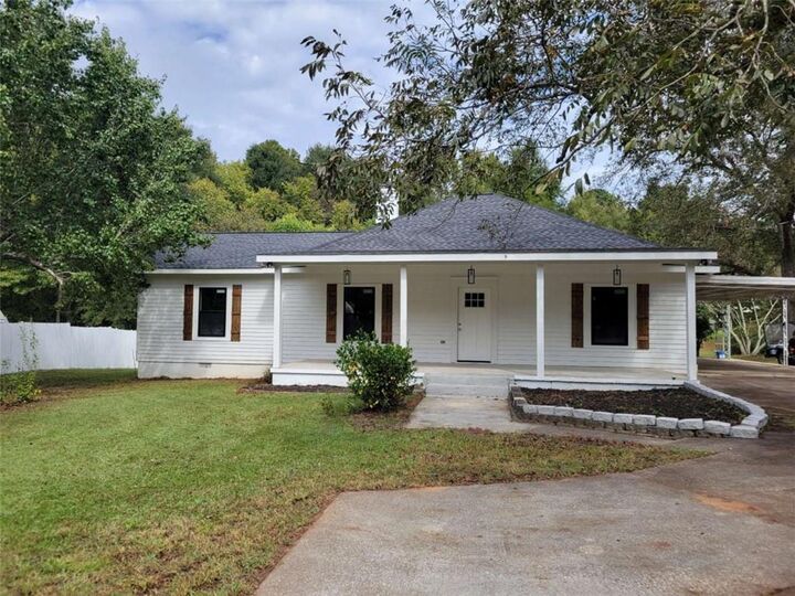 Property Photo:  215 Morningside Drive  GA 30016 