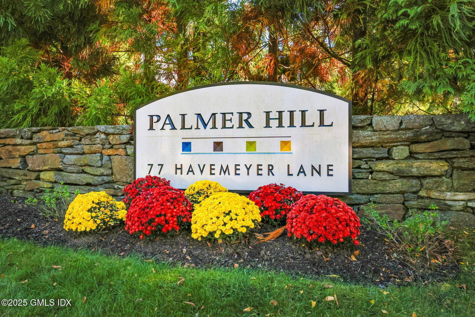 Property Photo:  77 Havemeyer Lane 420  CT 06902