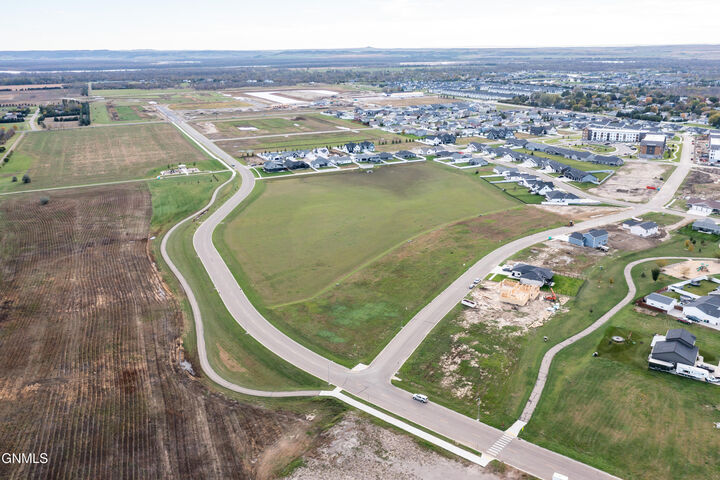 Property Photo: 335 Kamrose Drive ND 58504