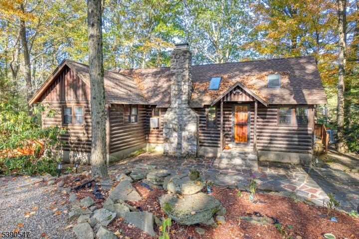 337 E Lakeshore Dr  Vernon Twp. NJ 07422 photo