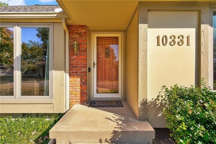 Property Photo:  10331 Westgate Street  KS 66215 