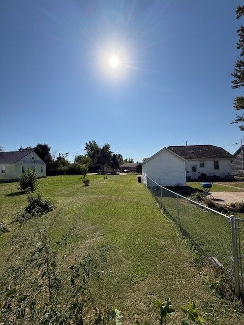 Property Photo:  610 Union Street  IA 50158
