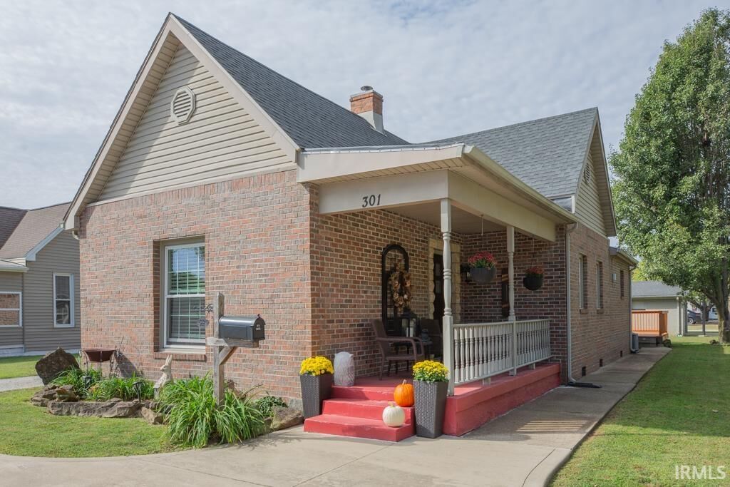 Property Photo: 301 S Elm Avenue IN 47712
