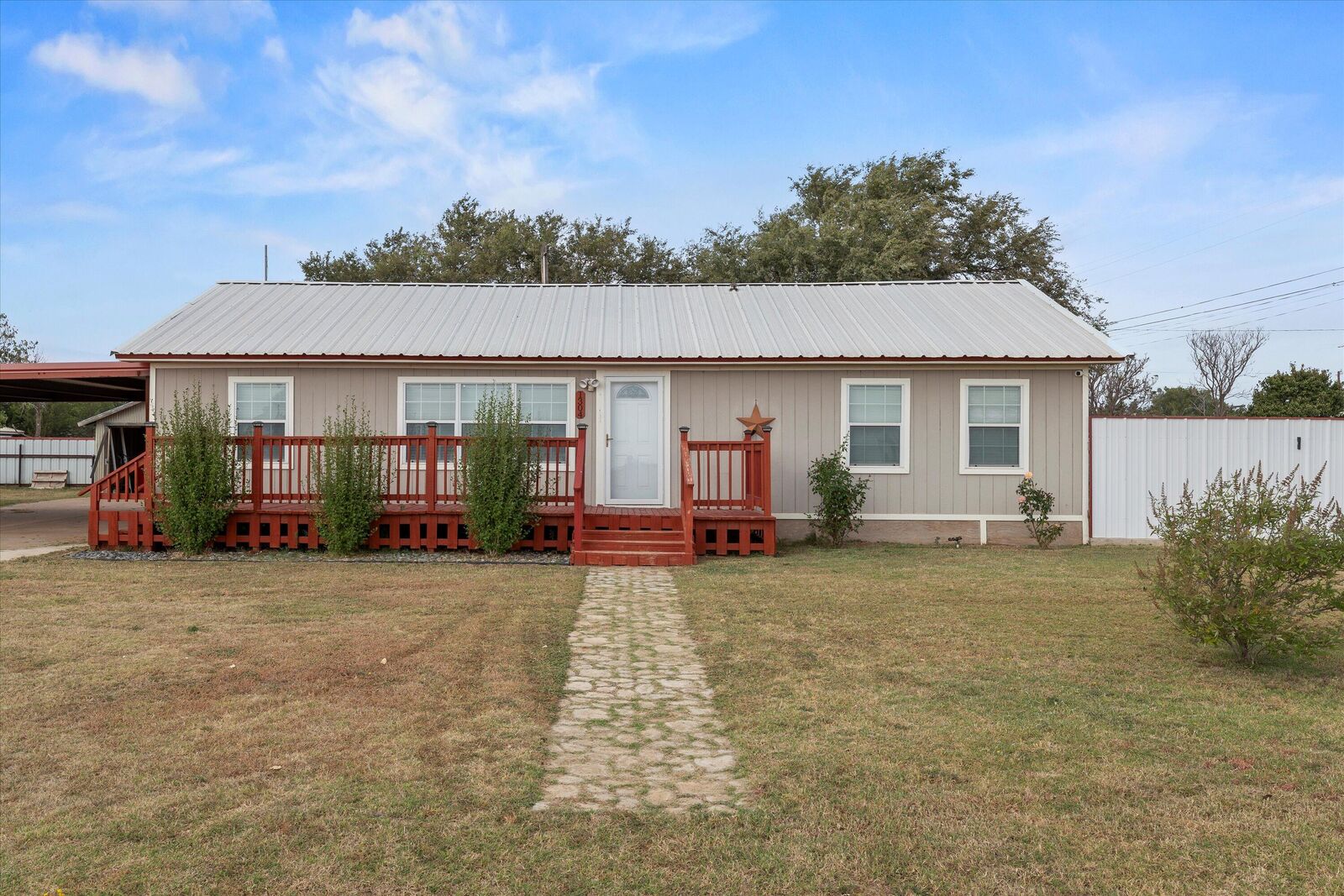 Property Photo:  1304 S Hockley Avenue  TX 79372 