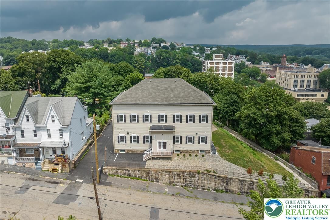 Property Photo: 418 W Race Street 3 PA 17901