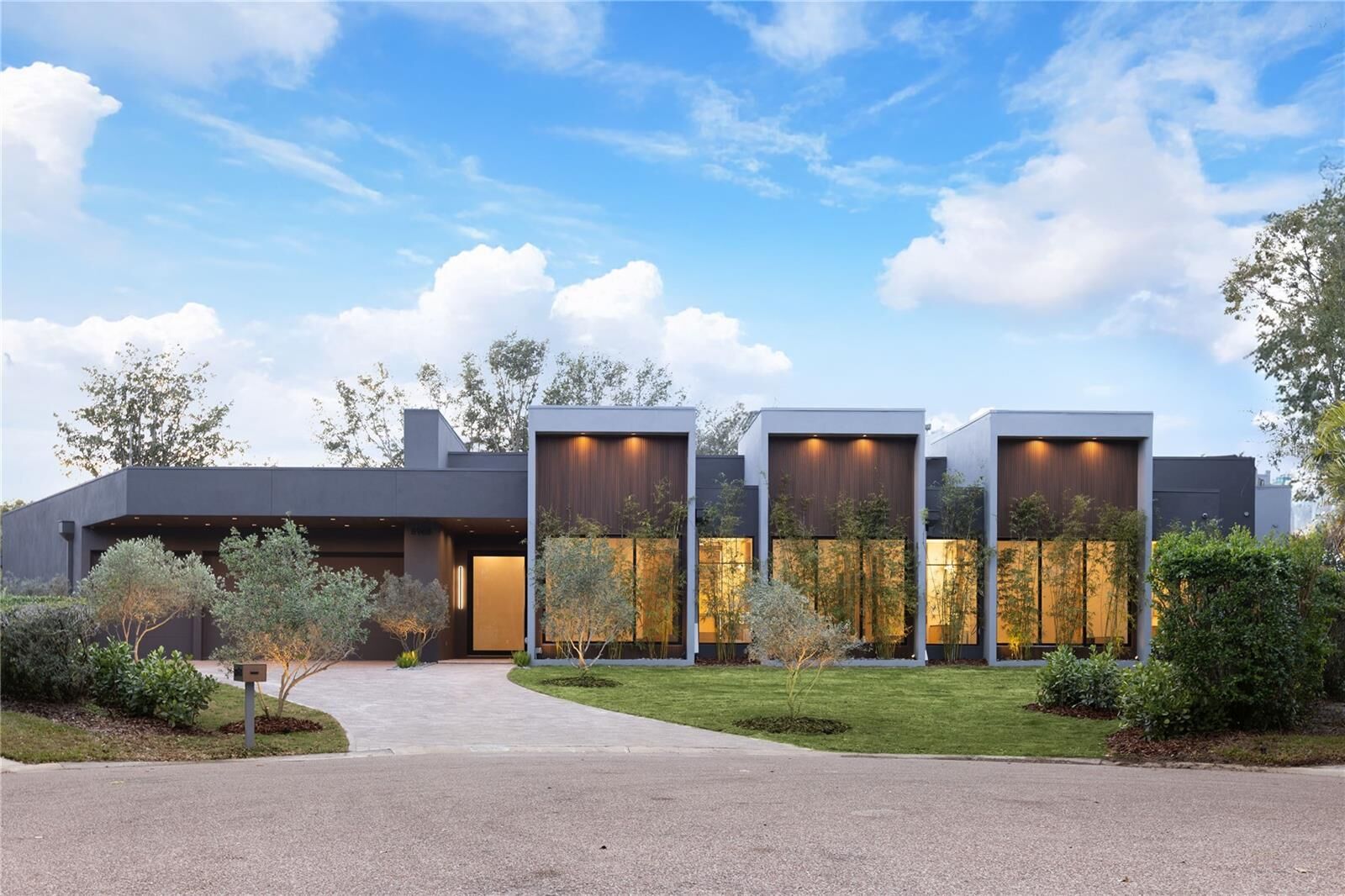 Property Photo: 8968 Bay Cove Court FL 32819