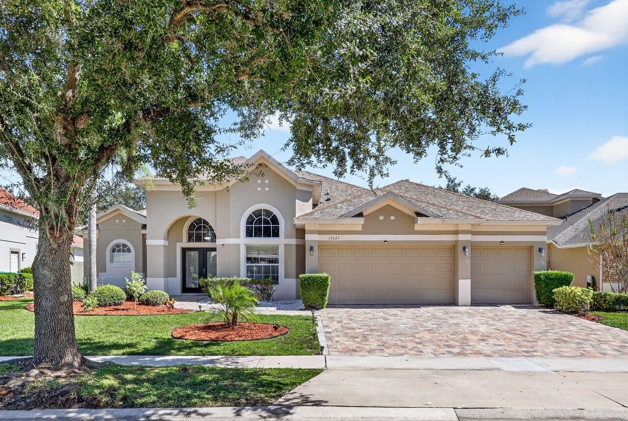 Property Photo: 13021 Islamorada Drive FL 32837