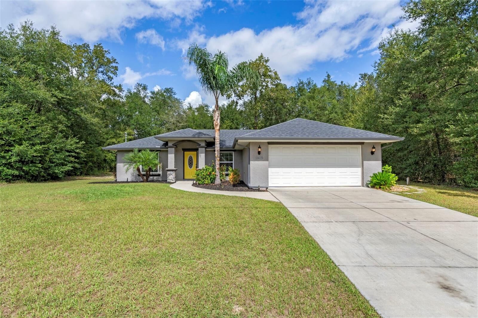 Property Photo: 1405 W Adele Court FL 34434