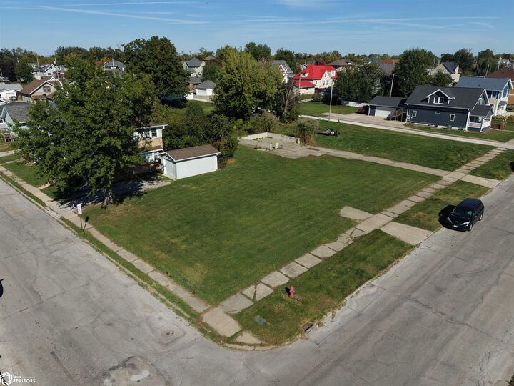 709 W State Street  Marshalltown IA 50158 photo
