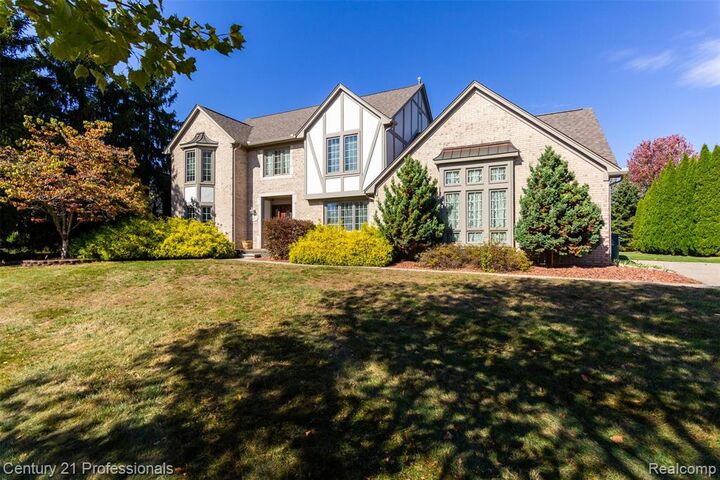 Property Photo:  1244 Rothwell Drive  MI 48084 1576 