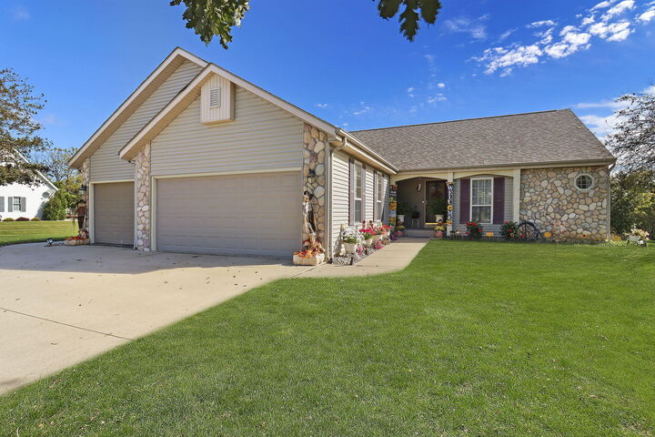 7041 Town Line Rd  Norway WI 53185 photo