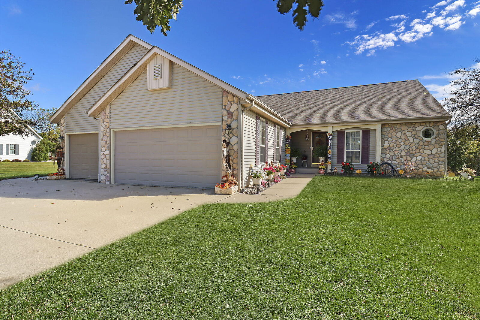 Property Photo: 7041 Town Line Rd WI 53185